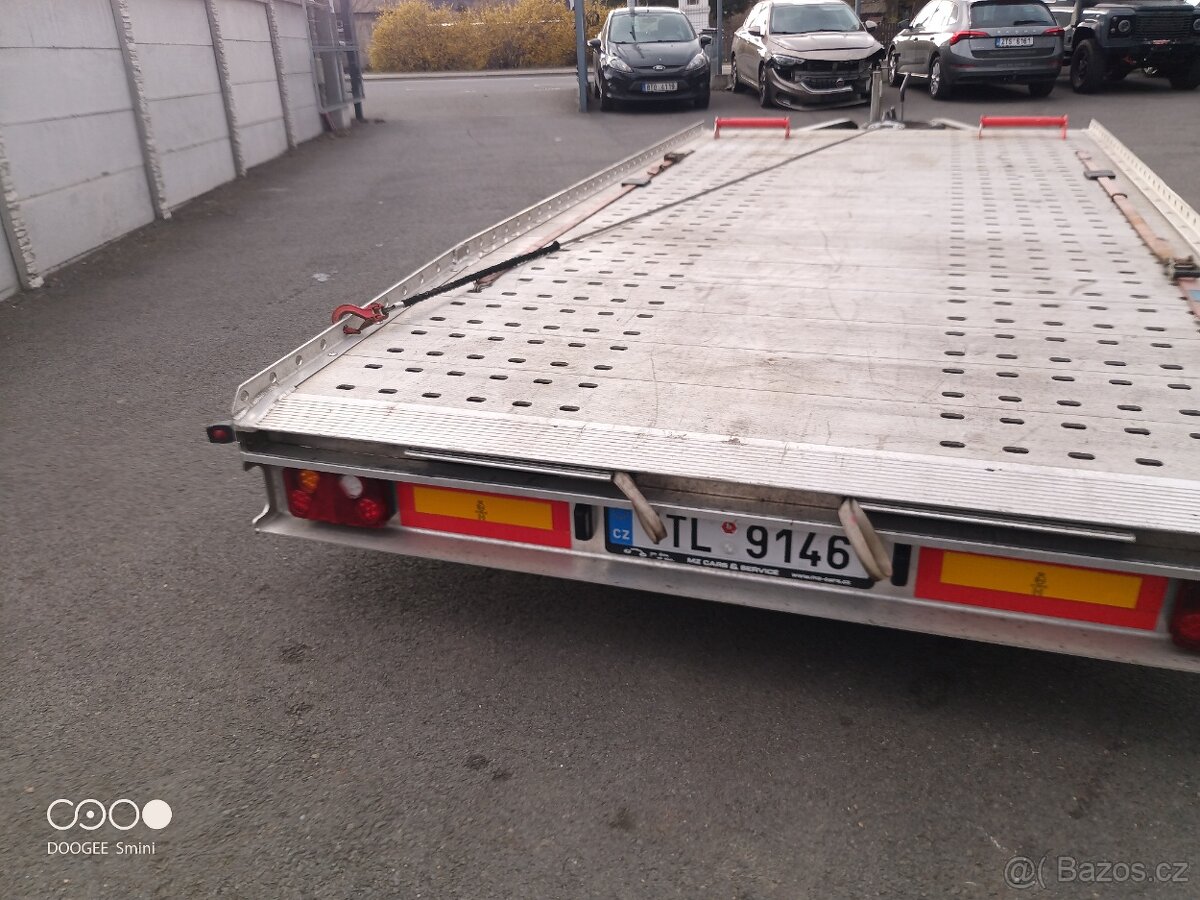Přepravník na auto