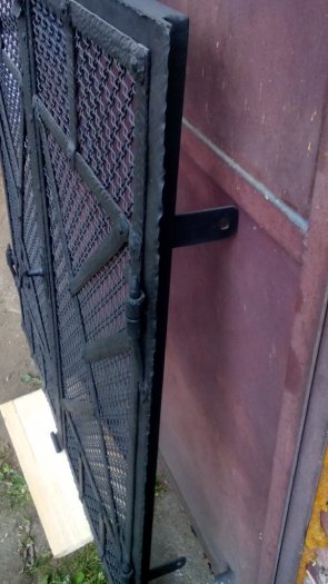 Kovanotepaná dvoukřídlá krbová dvířka - 5