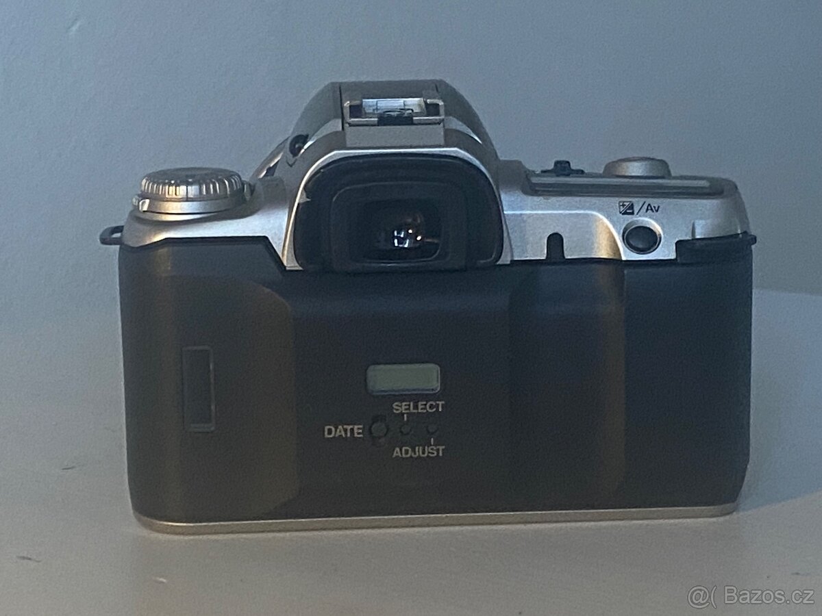 Pentax MZ-50 + objektiv Pentax SMC FA 28–200mm f/3,8–5,6 - 5