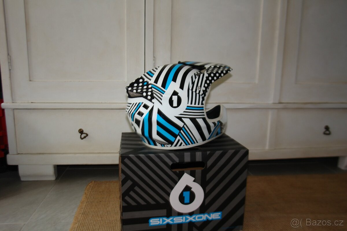 Integrální helma 661 - 5