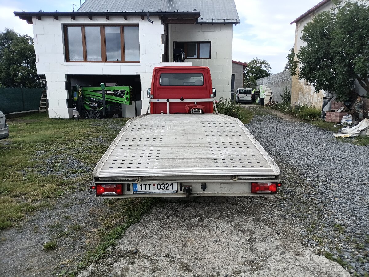 Odtahovka VW Crafter 2.5tdi 100kw prodám.