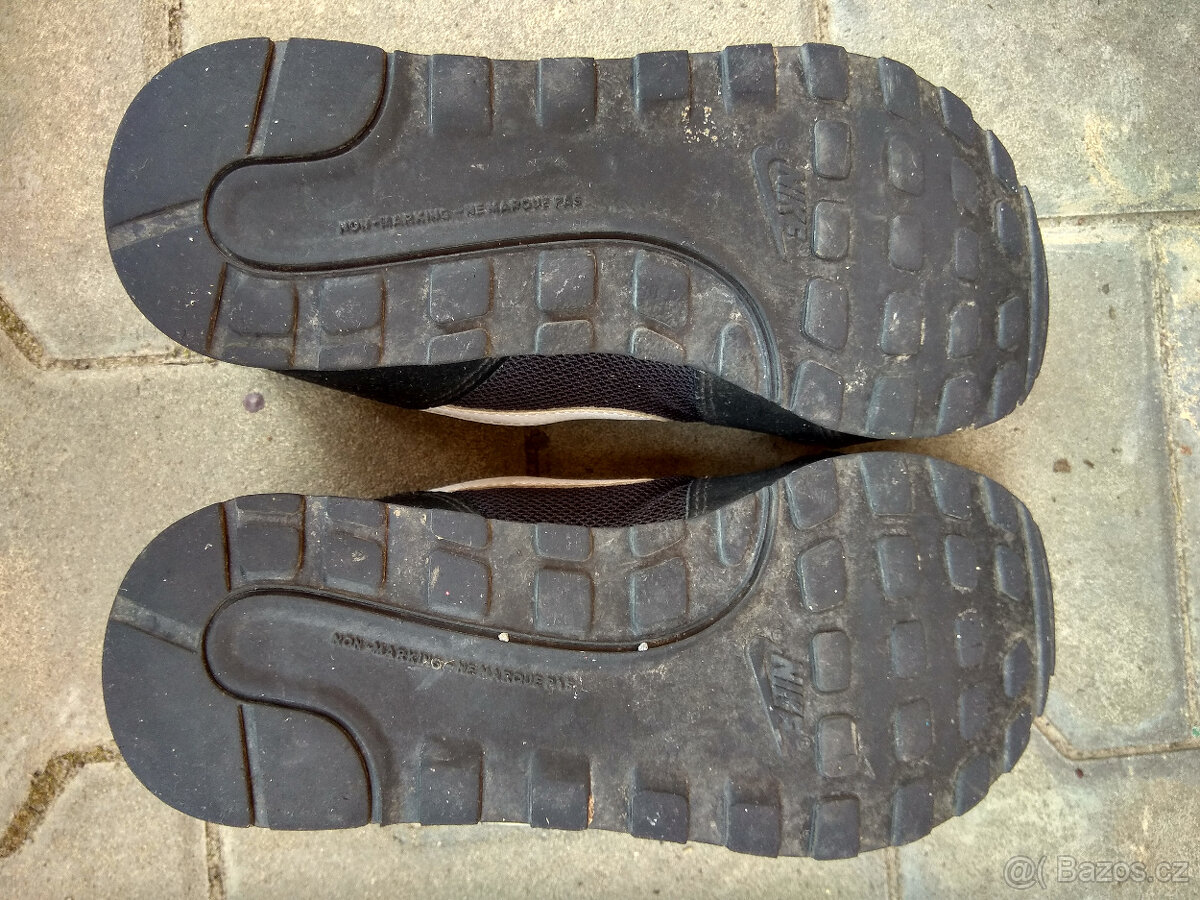 Chlapecké boty NIKE MD RUNNER 2 vel. 36 - černé - 5