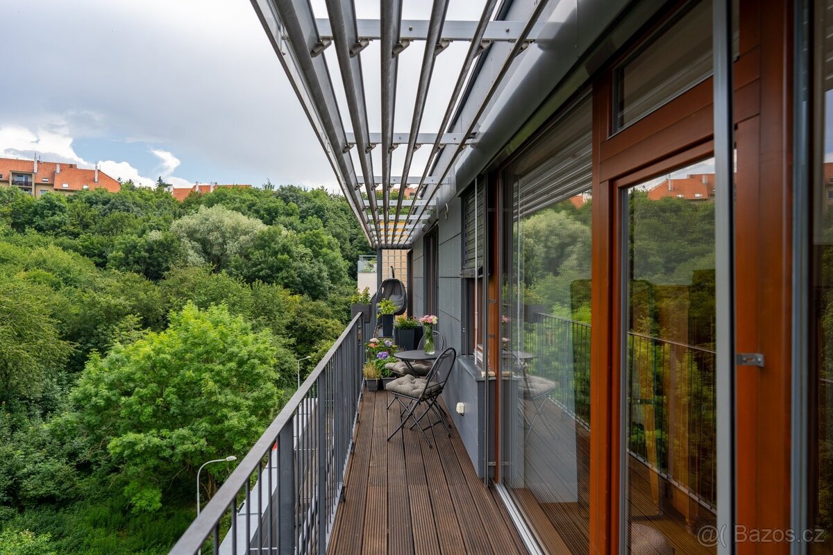 Nadstandardní mezonetový byt 3+kk se 2 terasami a panoramati - 5