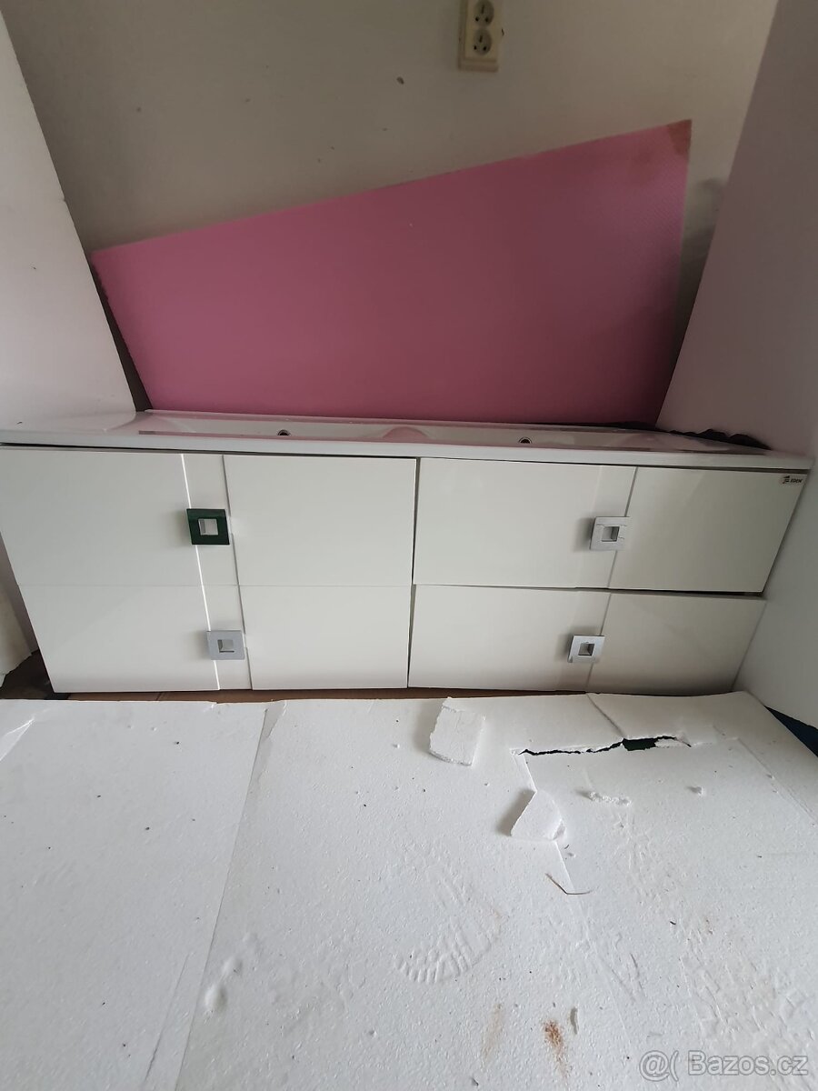 Dvojumyvadlo se skrinkou - 5