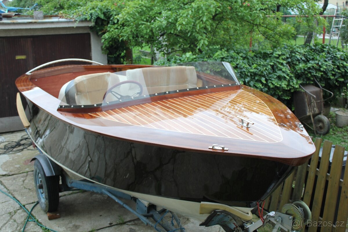 Motorový člun Boesch 510 - 5