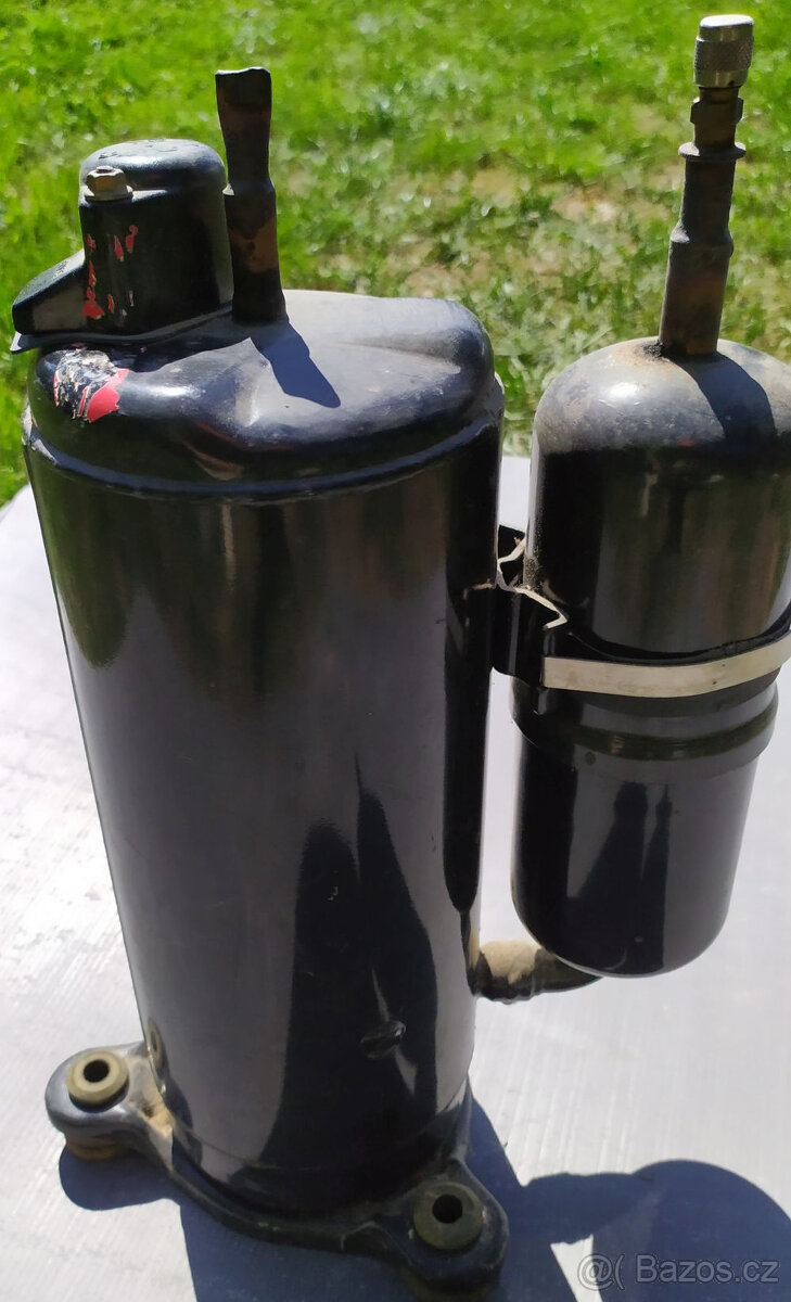 Prodám rotary kompresor Toshiba - 5