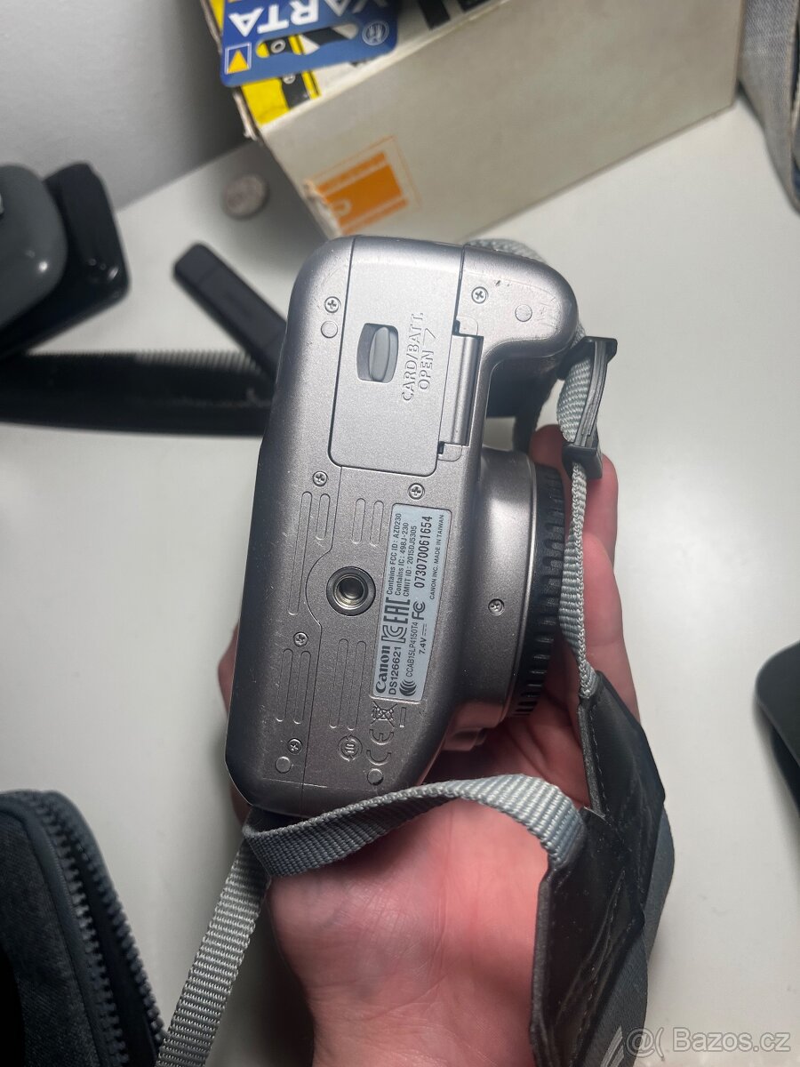 📷 Canon EOS 1300D – stříbrný + 18–55mm IS II + Canon EF 50m - 5