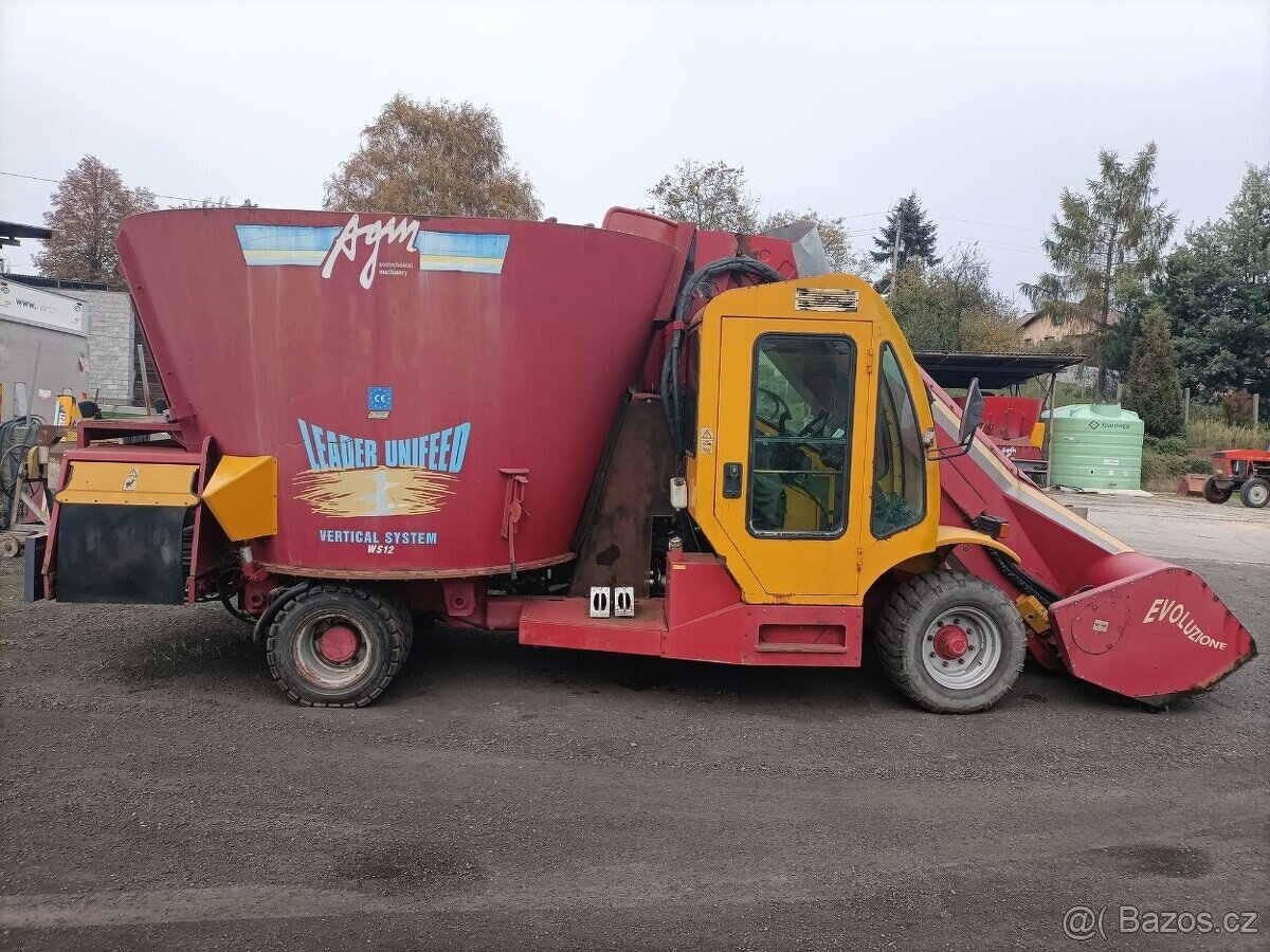 12m3 Italský samojízdný krmný vůz AGM WS12, jen 7900h - 5