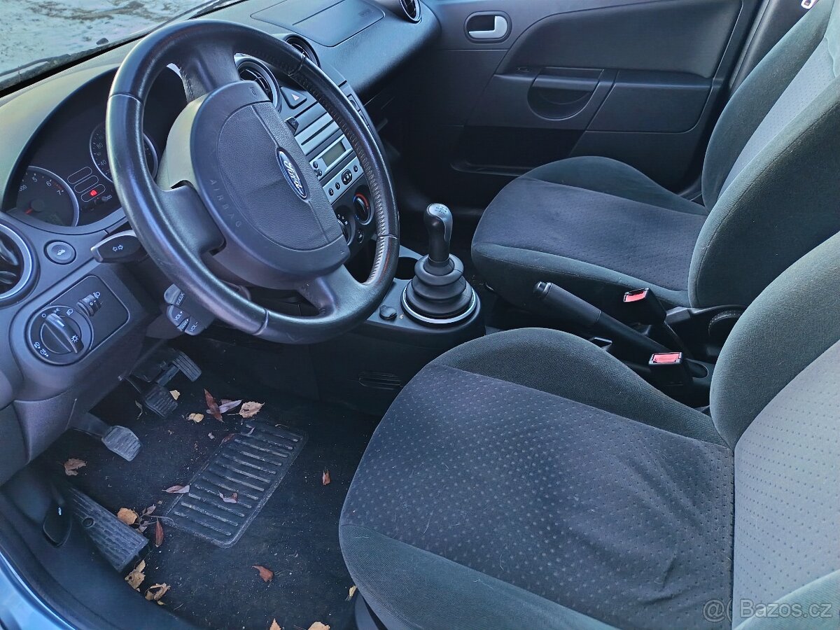Ford fiesta 1.3.2005 - 5