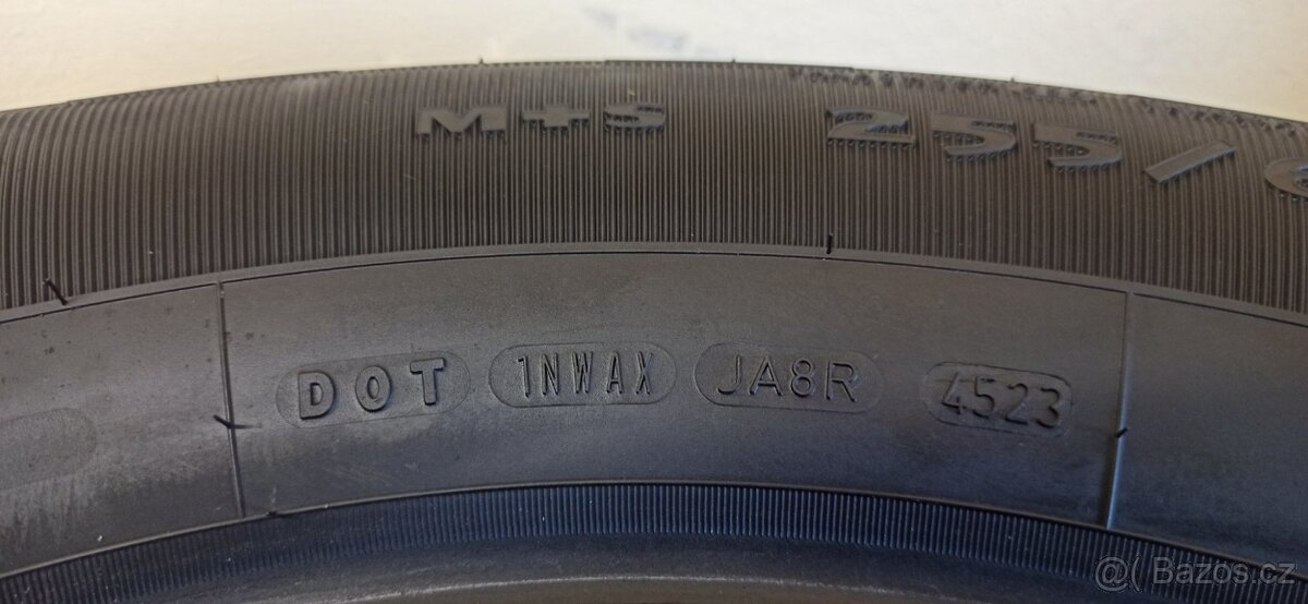 Goodyear 255/65 R18 111H 8mm