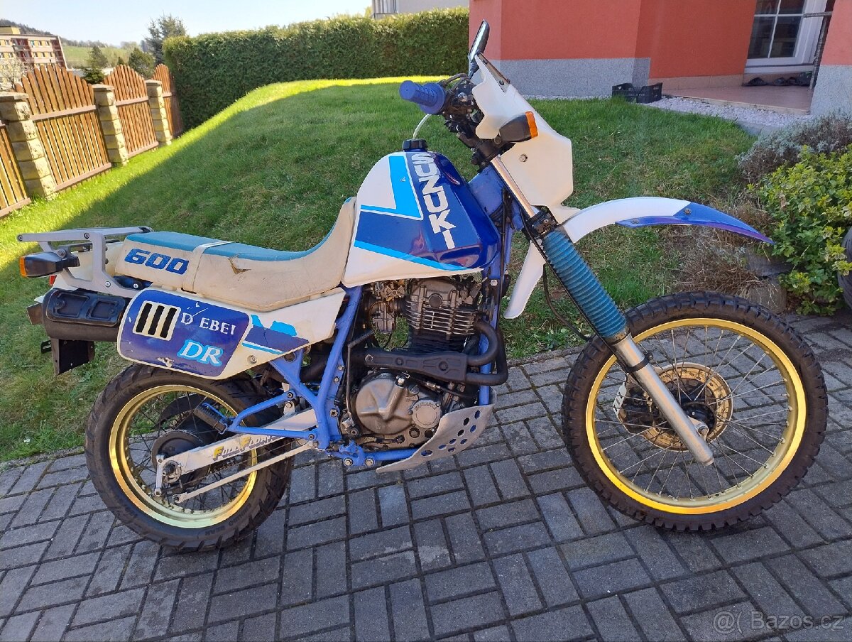 Suzuki DR600 Djebel rok 1988