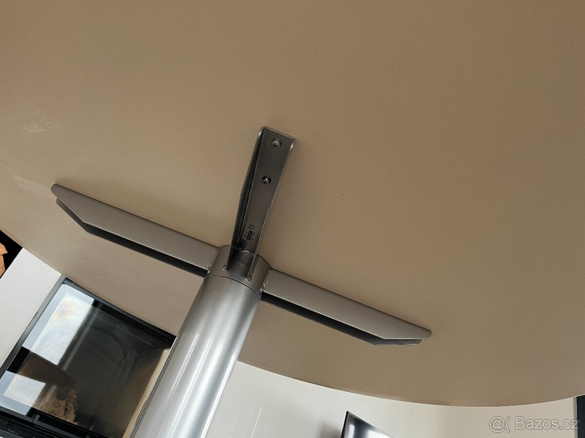 Jídelní stůl kulatý bílý - 5