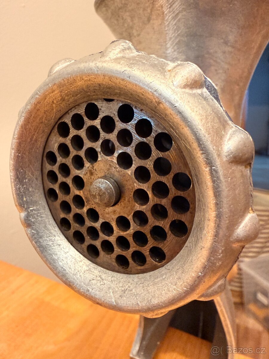 Starý mlýnek na maso - 5