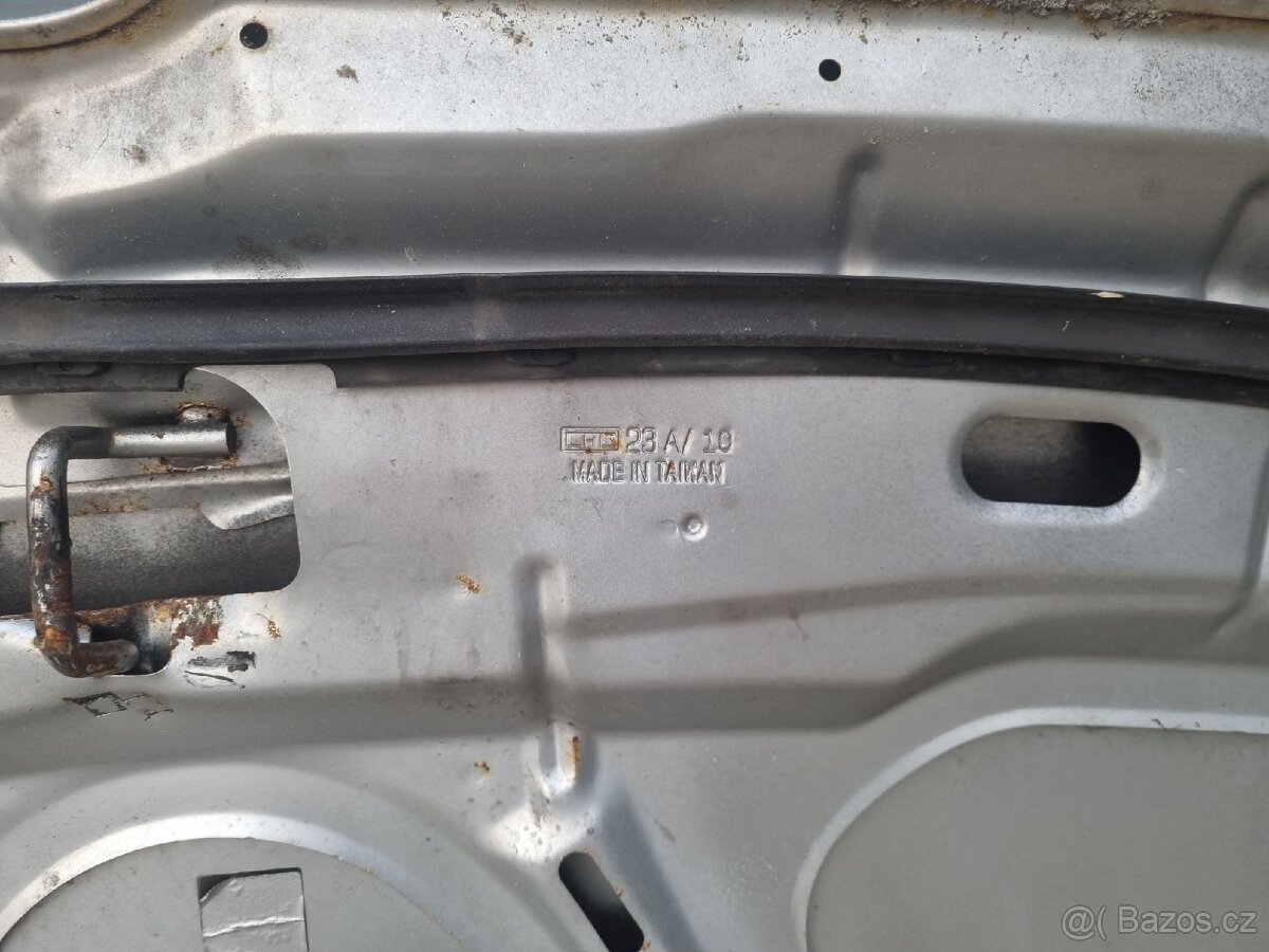 Kapota vw golf IV - 5