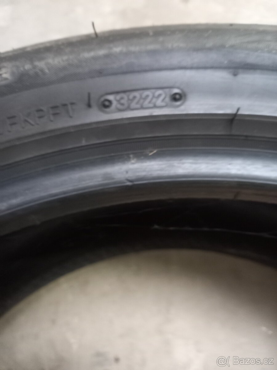 Letní gumy 235/45 r20 - 5