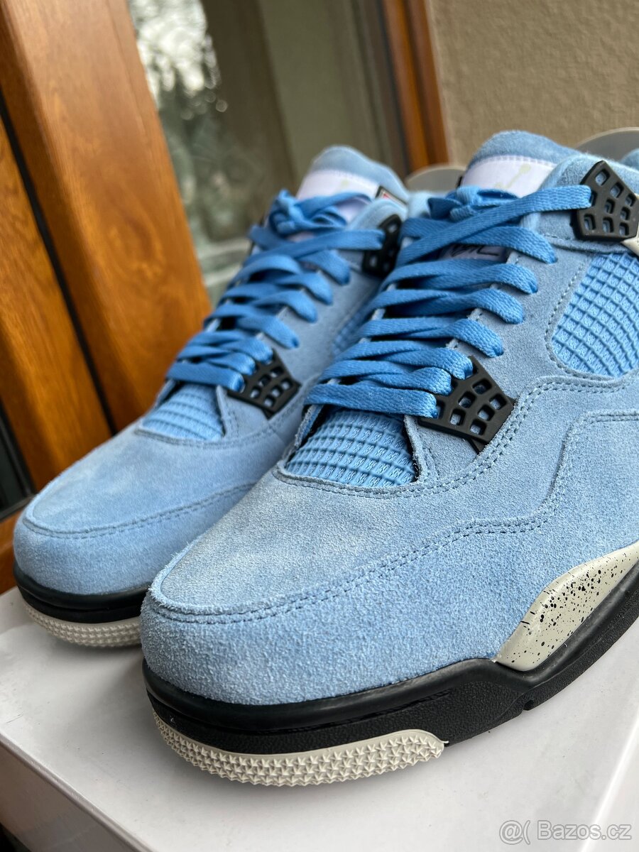 Jordan 4 Retro University Blue - 5