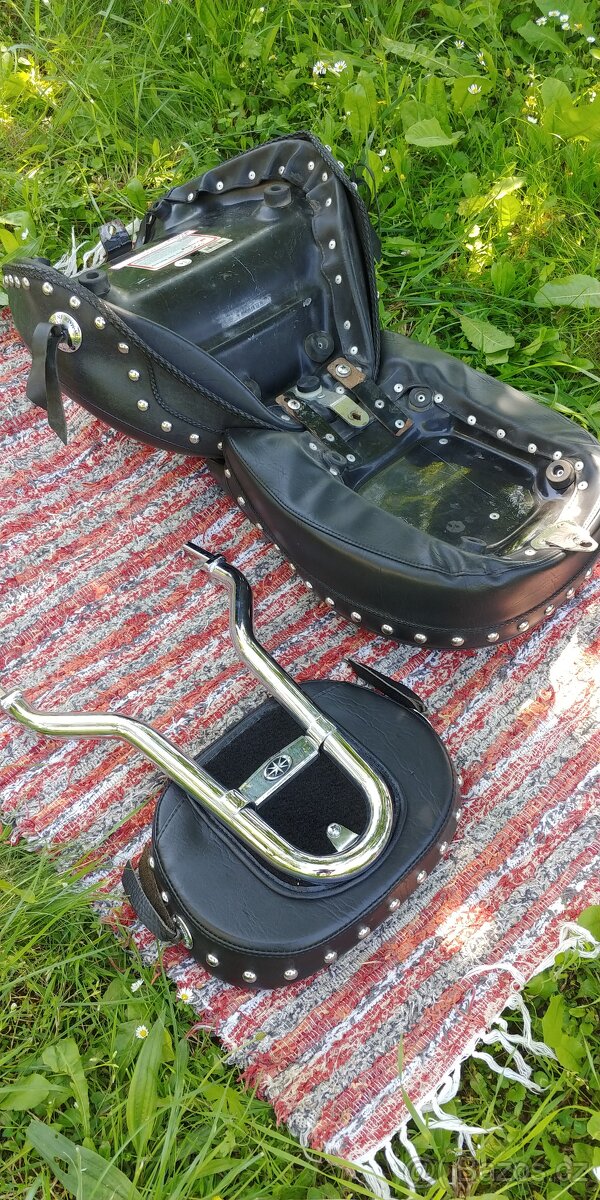 Mustang sedlo + opierka - 5