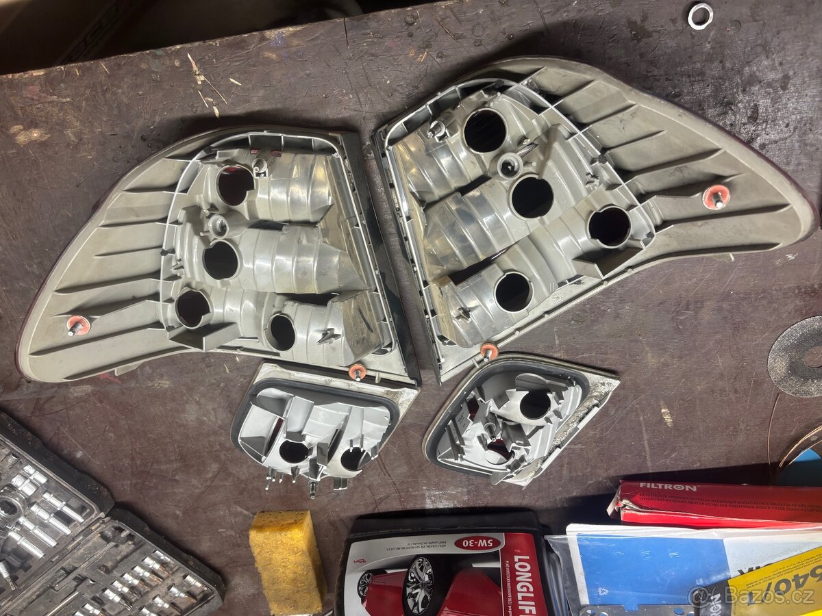 Prodám zadni svetla bmw e46 - 5