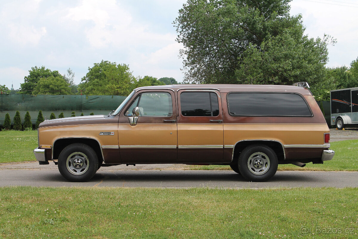 1988 GMC Suburban Sierra Classic 1500 2WD 5.7 V8
