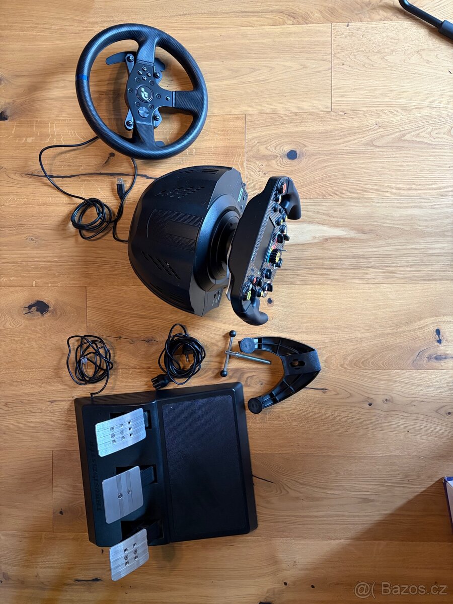 Trustmaster T300 GT edition a Thrustmaster Ferrari SF1000 - 5