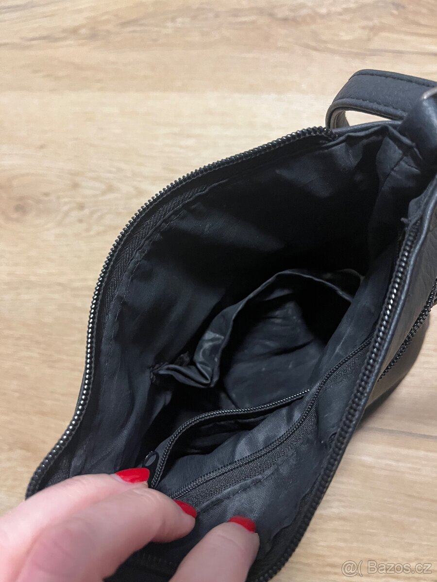 Malá kabelka crossbody - 5