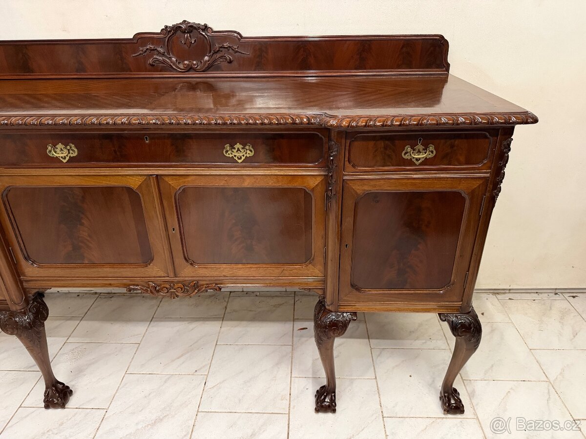 Starožitný bufet Chippendale - 5