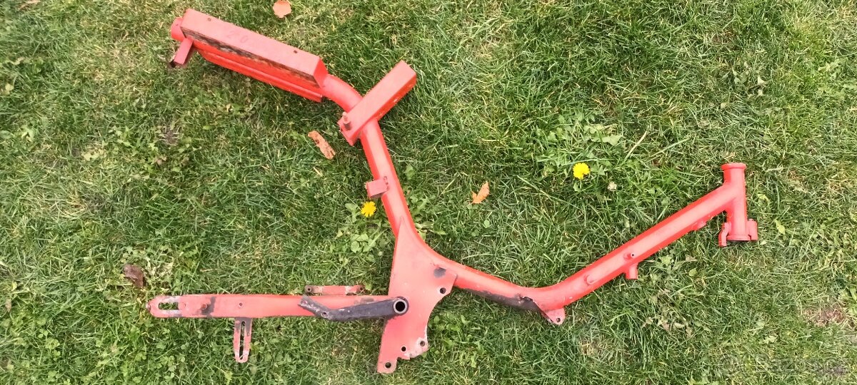 Babetta 210 - ram červený č2 - 5