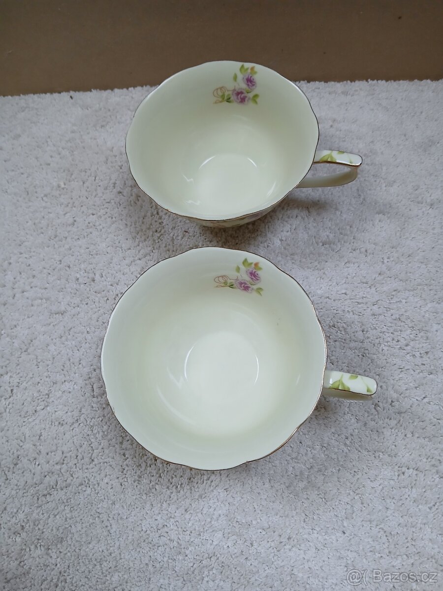 Přátelská sada hrnečků s květinovým motivem - 5