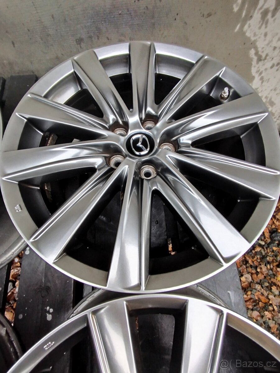 ALU originál Mazda CX5 5x114,3 R19 ET45 7,5J střed 67mm - 5