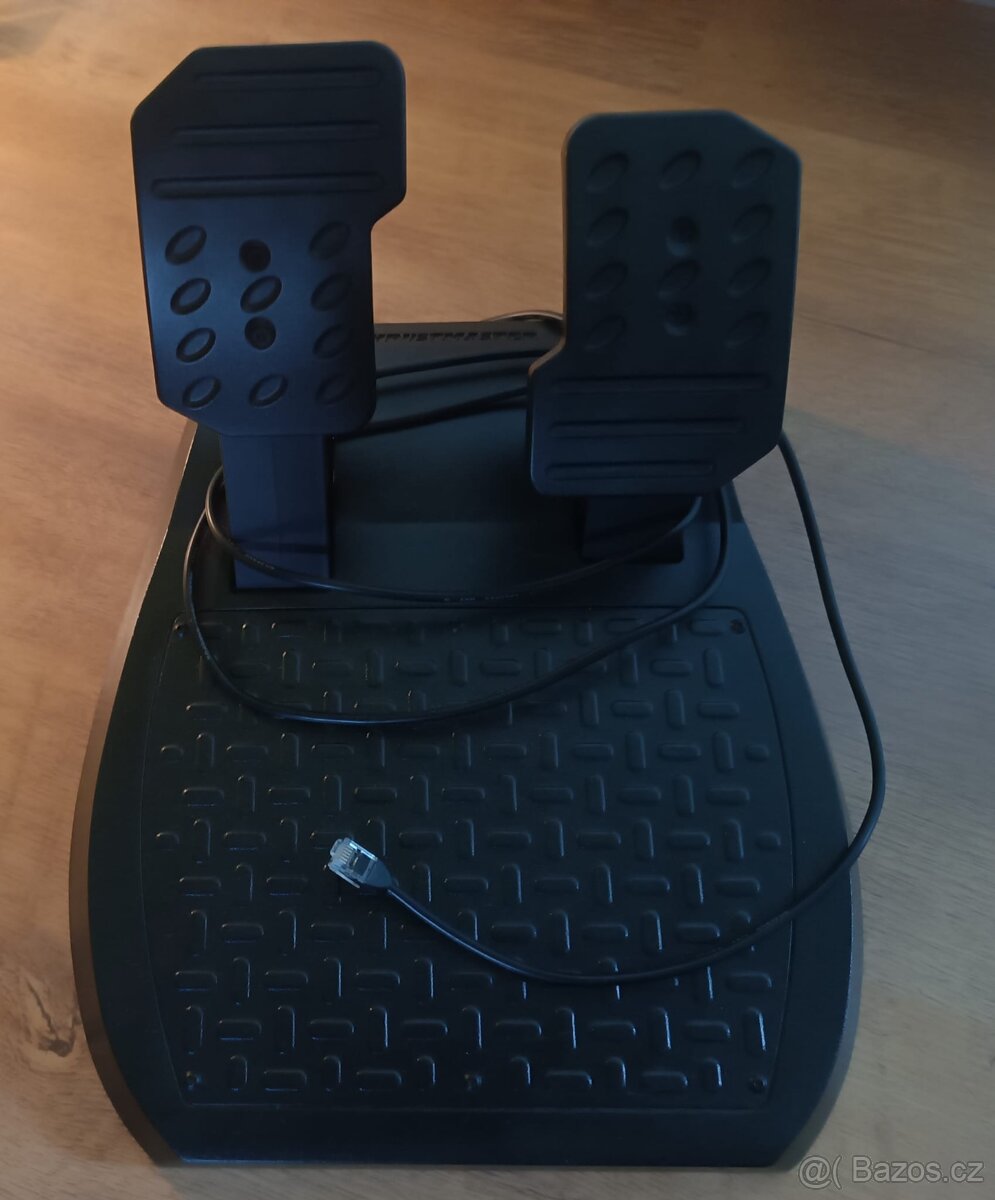 PRODÁM HERNÍ VOLANT THRUSTMASTER - 5
