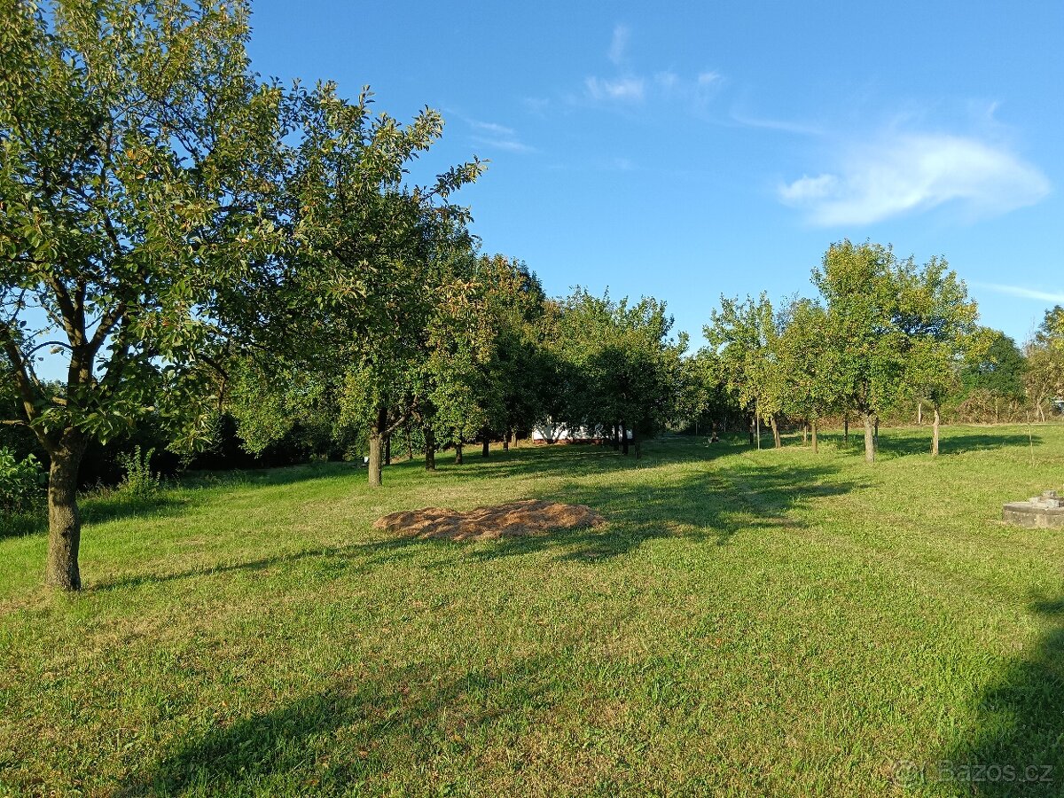 🏡 Prodej zahrady 1026 m² se zahradním domkem a studnou - 5