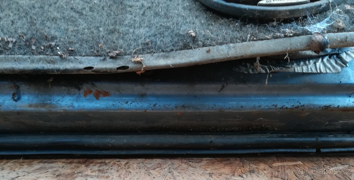 Levé dveře Mitsubishi Pajero 1 - 5