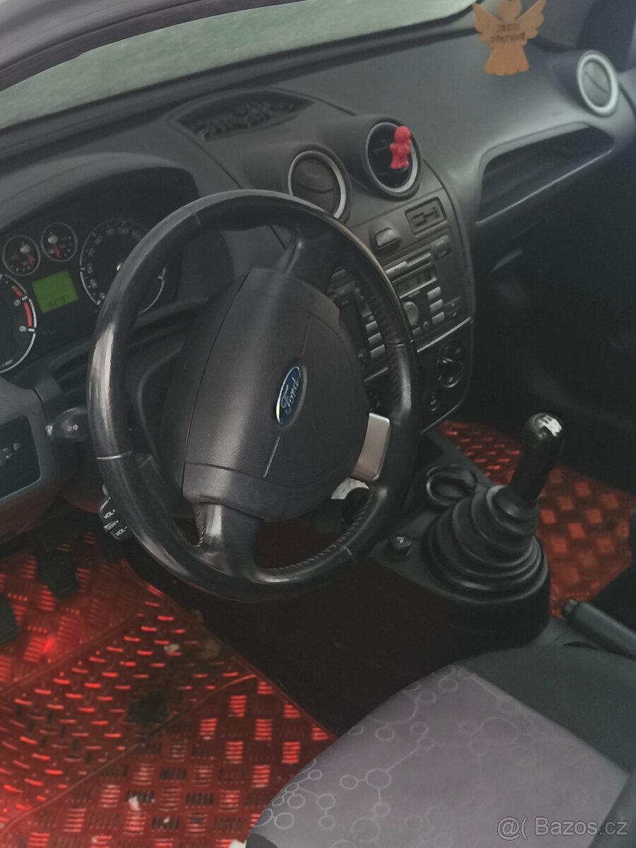 Ford fiesta 1.4 TDCI bouraná - 5