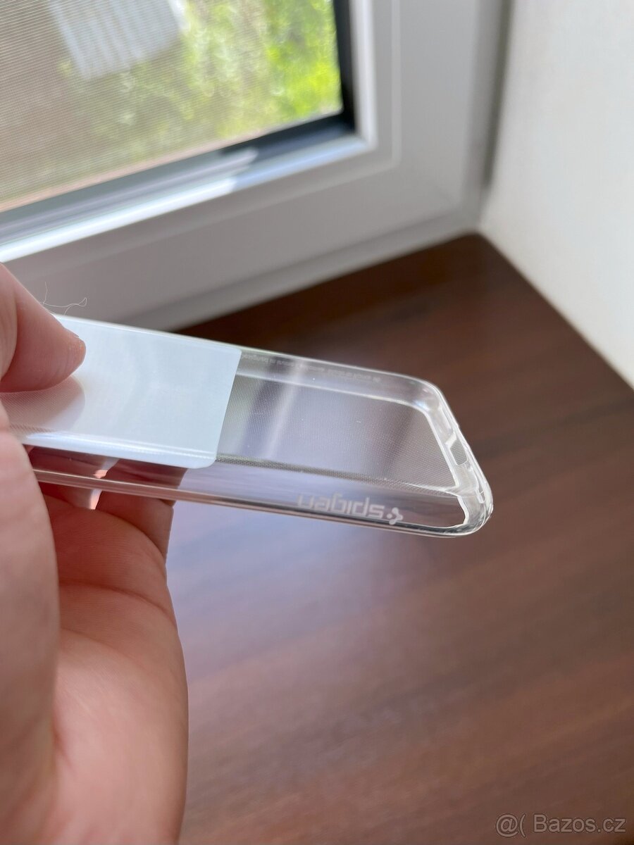 Spigen Liquid Crystal - iPhone SE 2022 / 2020 / 8 / 7 - Nové - 5