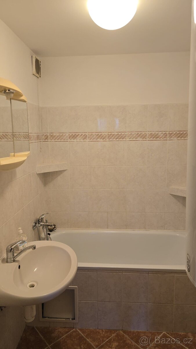 Byt 2+1, balkon, 63 m2 - 5