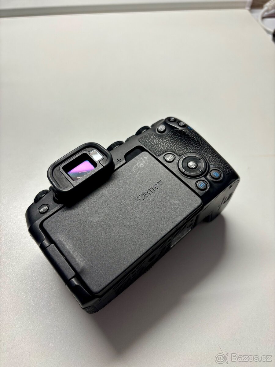 Canon EOS RP /full-frame, skvělý stav, 4 baterky + nabíječka - 5