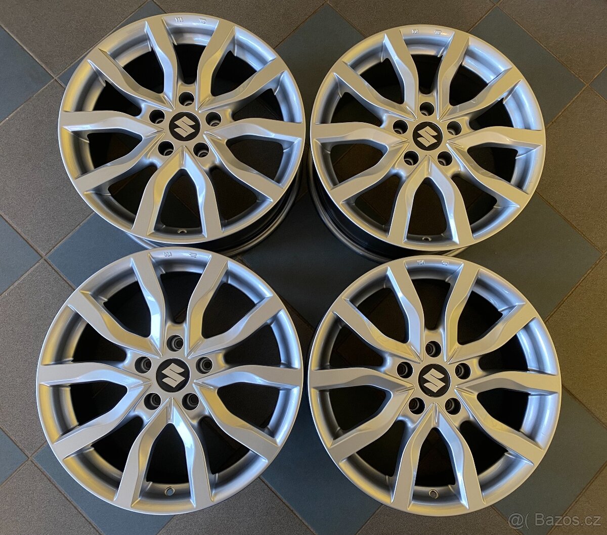 nová alu kola 17", rozteč šroubů 5x114,3 - 5