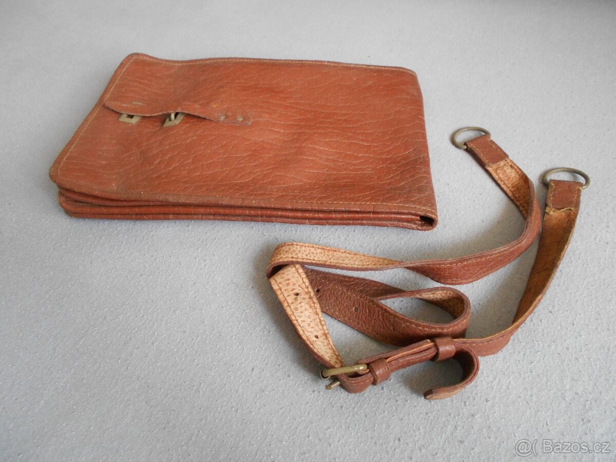 Stará, vojenská, kožená brašna. - 5