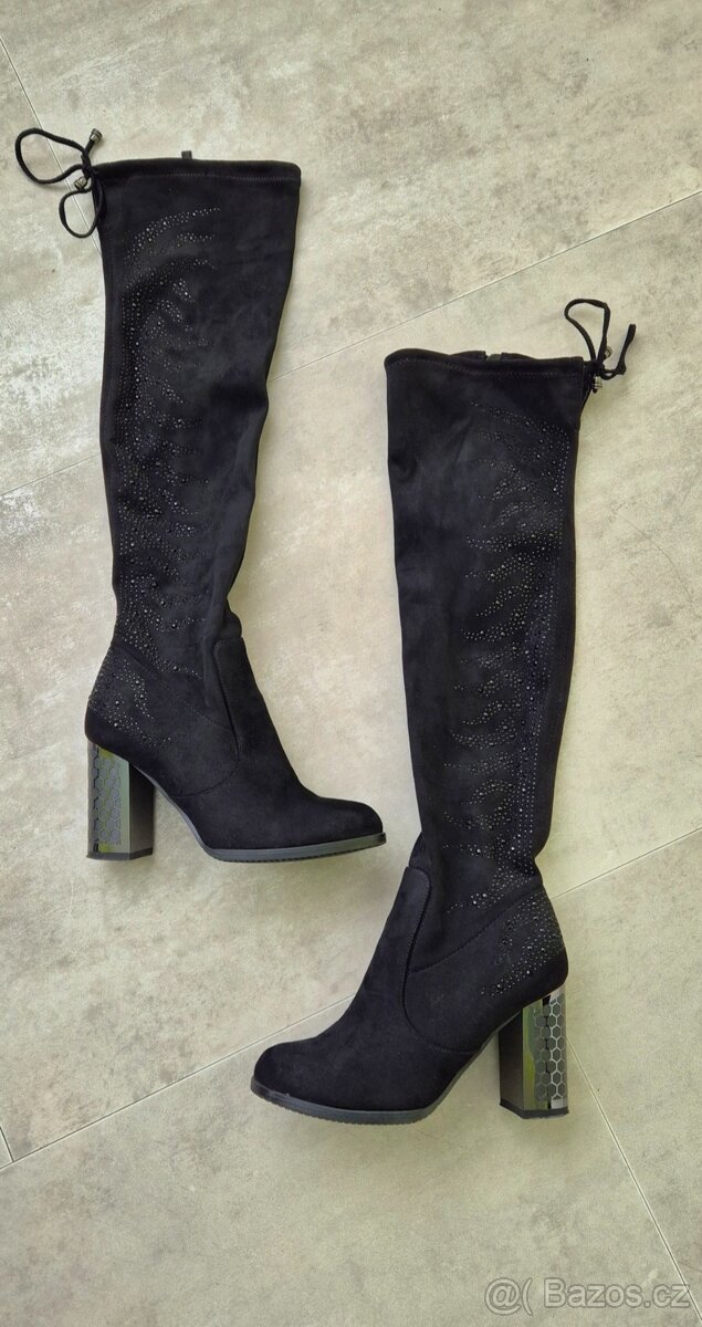 Elegantní semišové kozačky - 5
