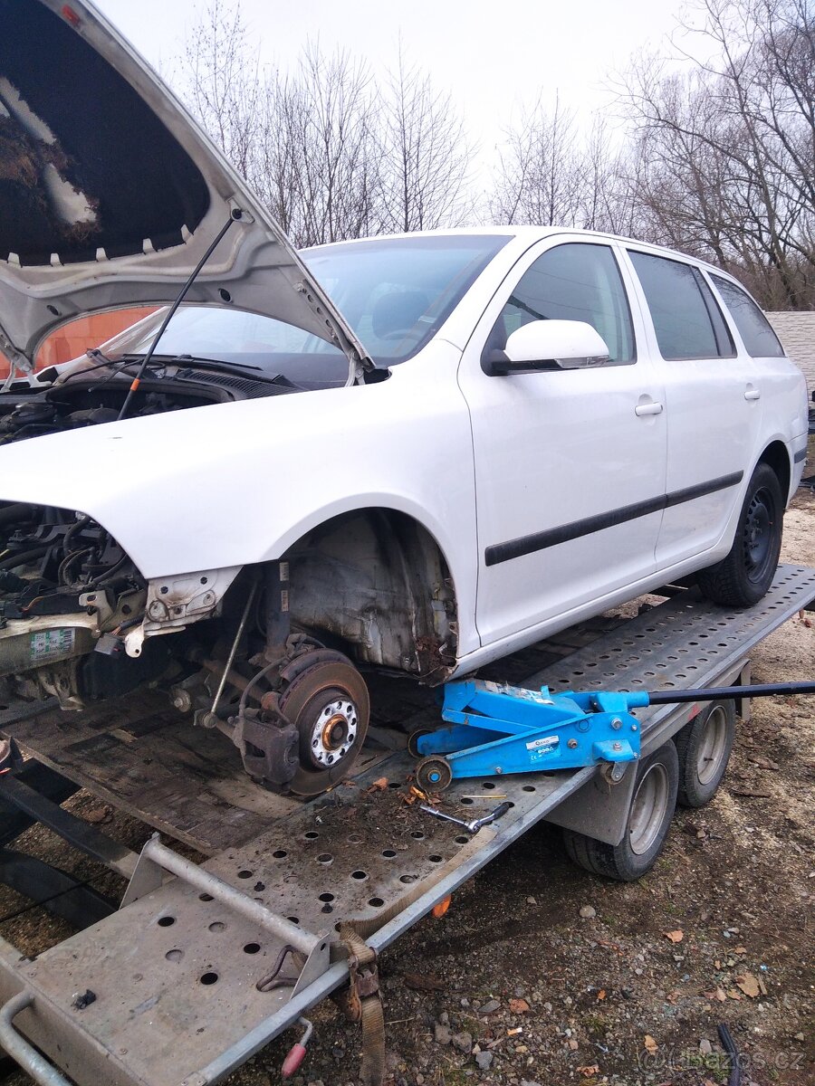 nd z škoda octavia 2 1.2tsi cbz černá bílá - 5