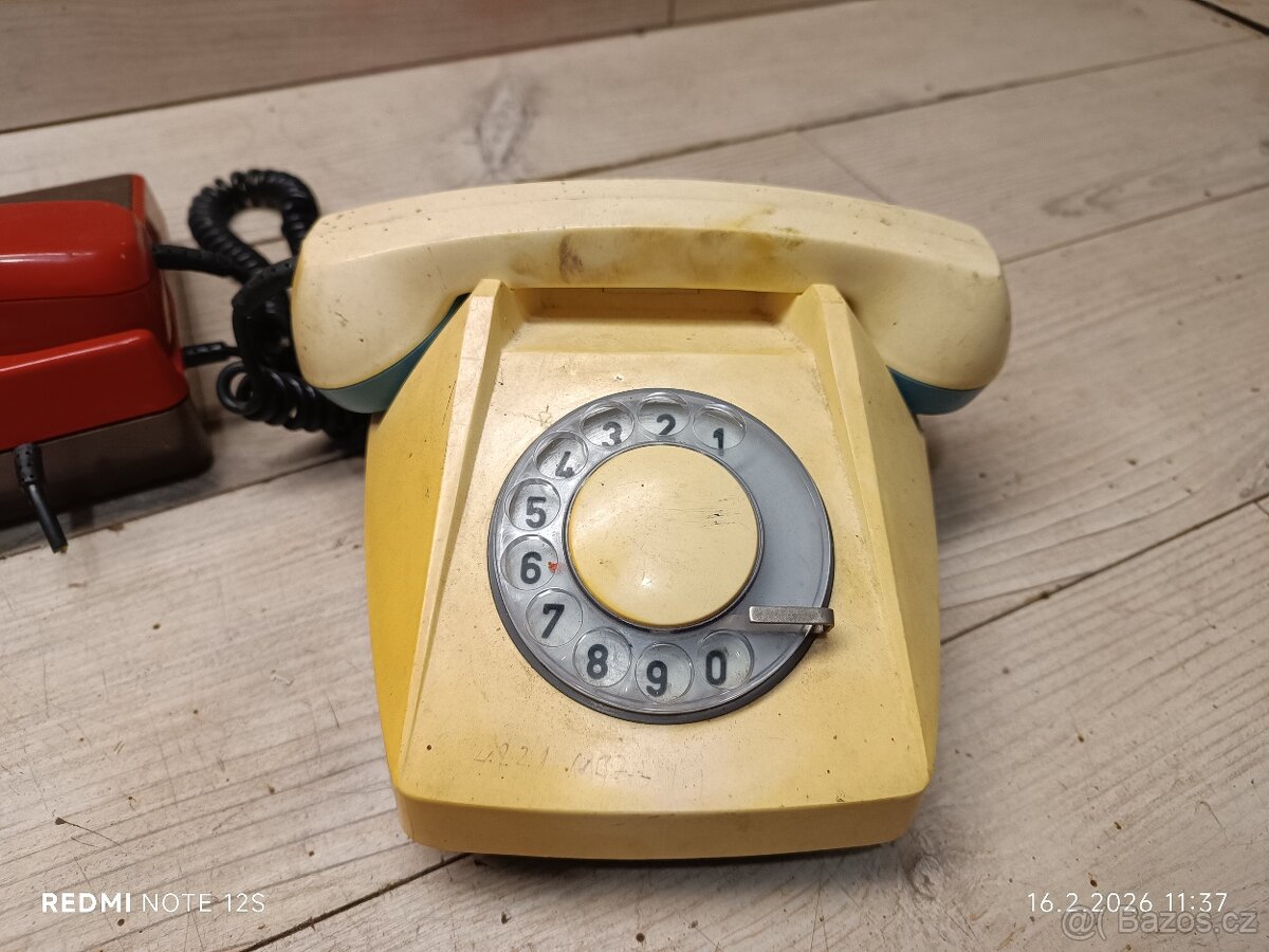 Starý telefon retro otočný - 5