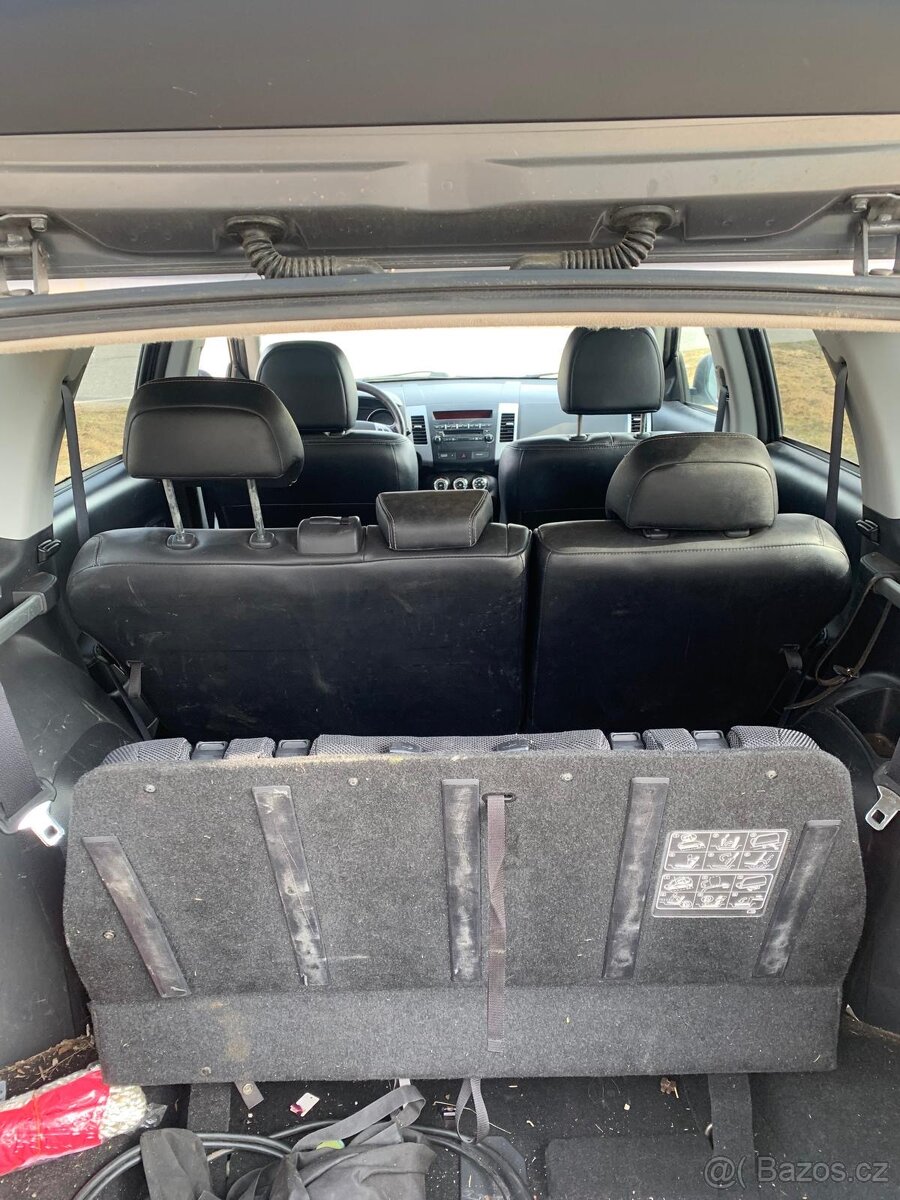 Auto s přívěsem na koně - 5