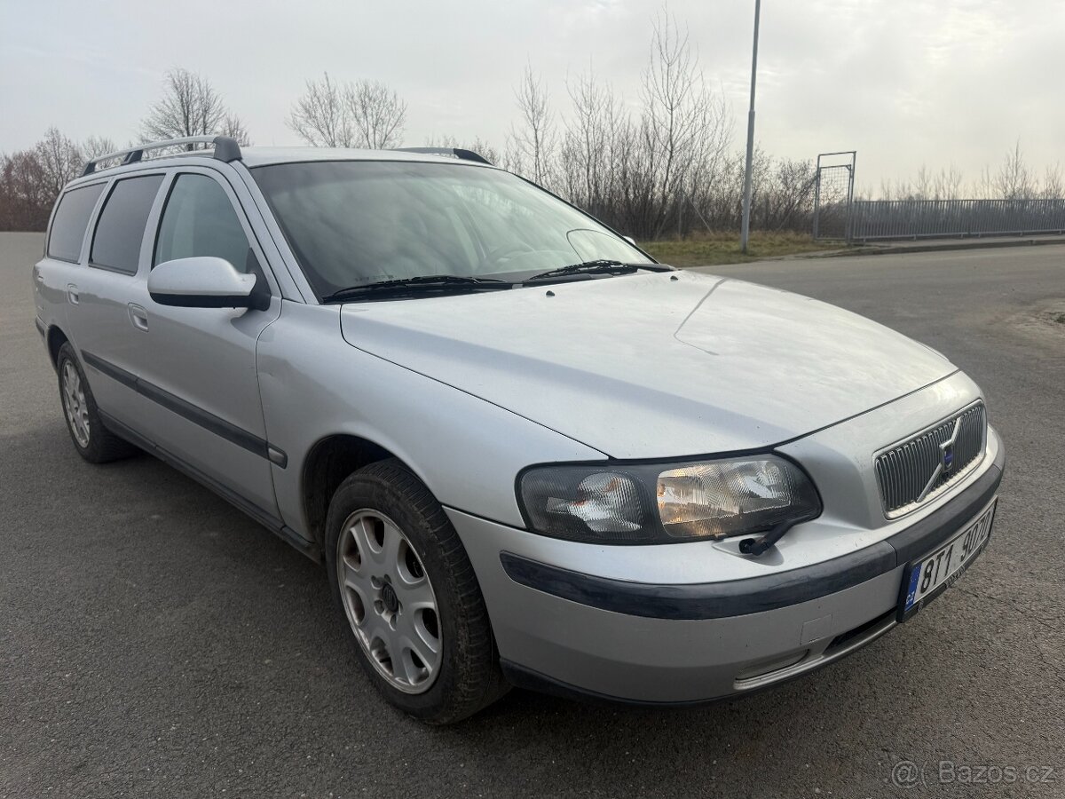 Volvo V70 2,5 Kombi STK 08/2027 - 5