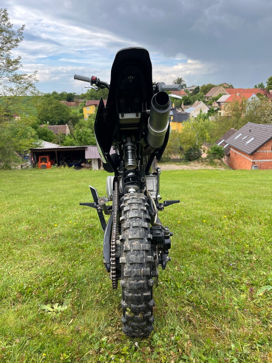ZÁNOVNÍ PITBIKE STOMP Z3 140