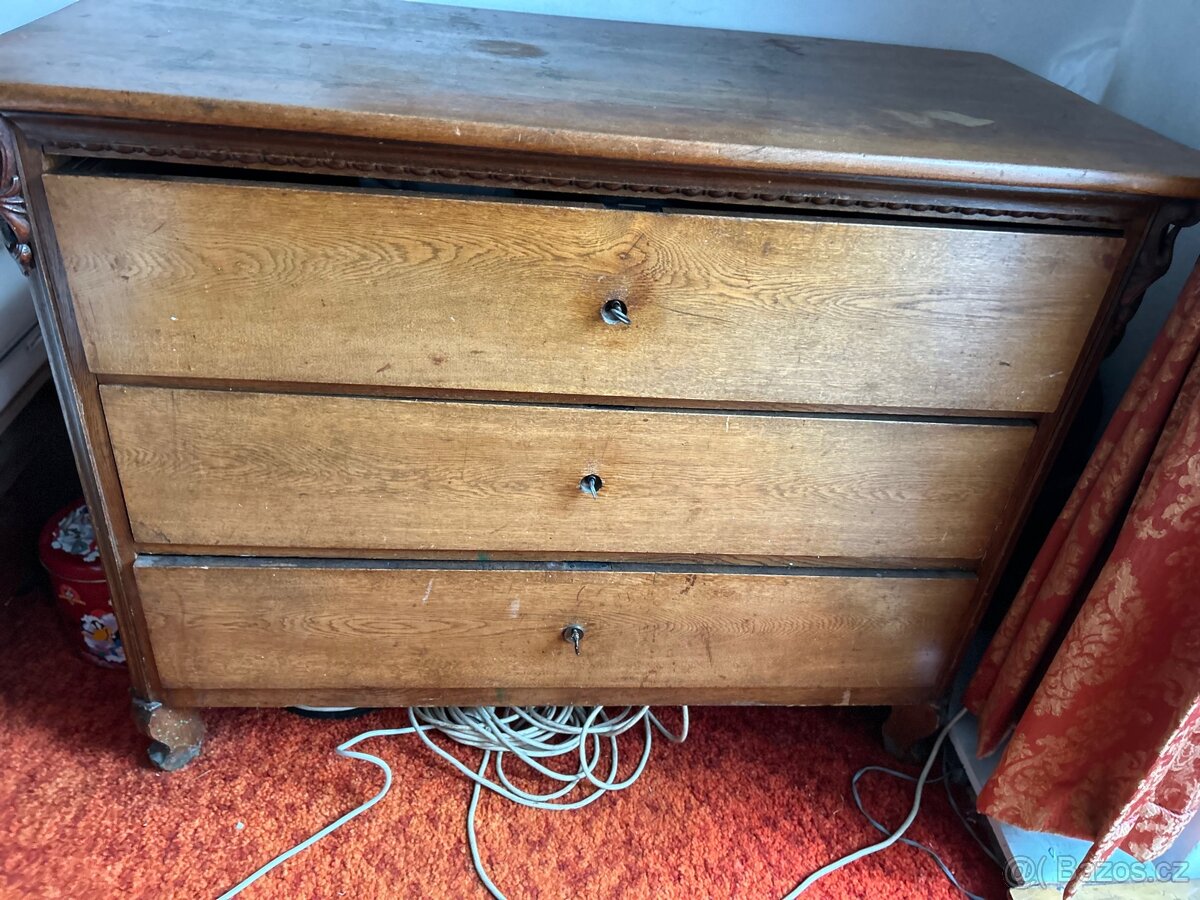 Starožitná komoda - 5