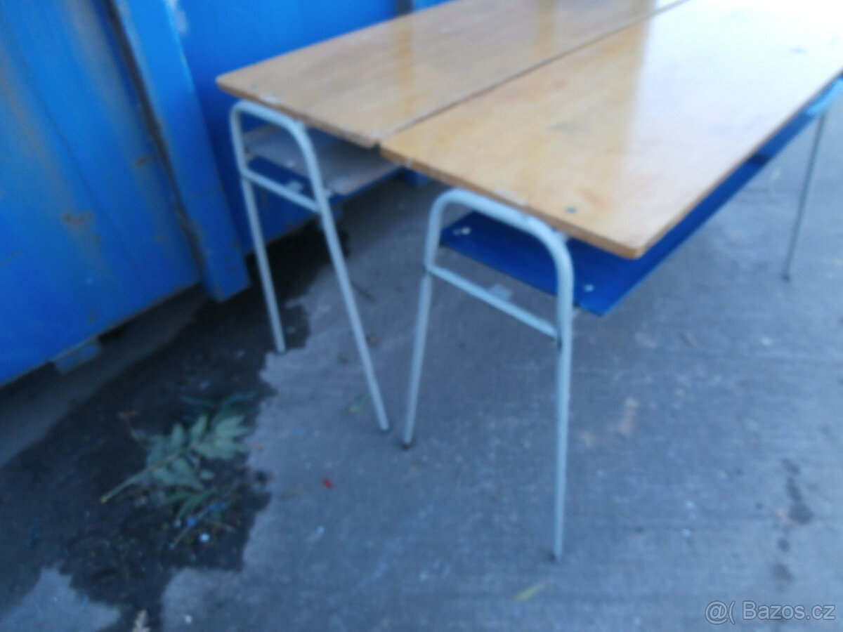 Stůl pracovní lehký montážni ponk školní lavice za 300 kč - 5