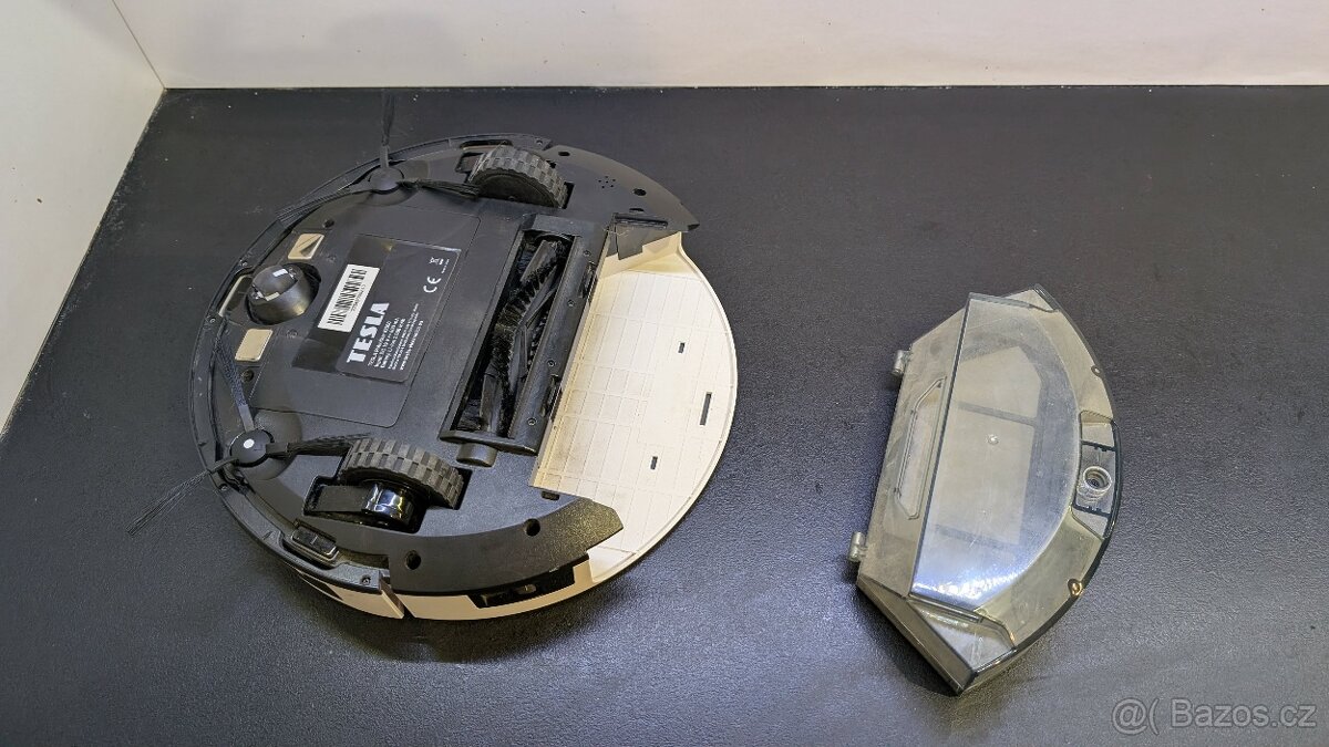 Robotický Vysavač TESLA - 5
