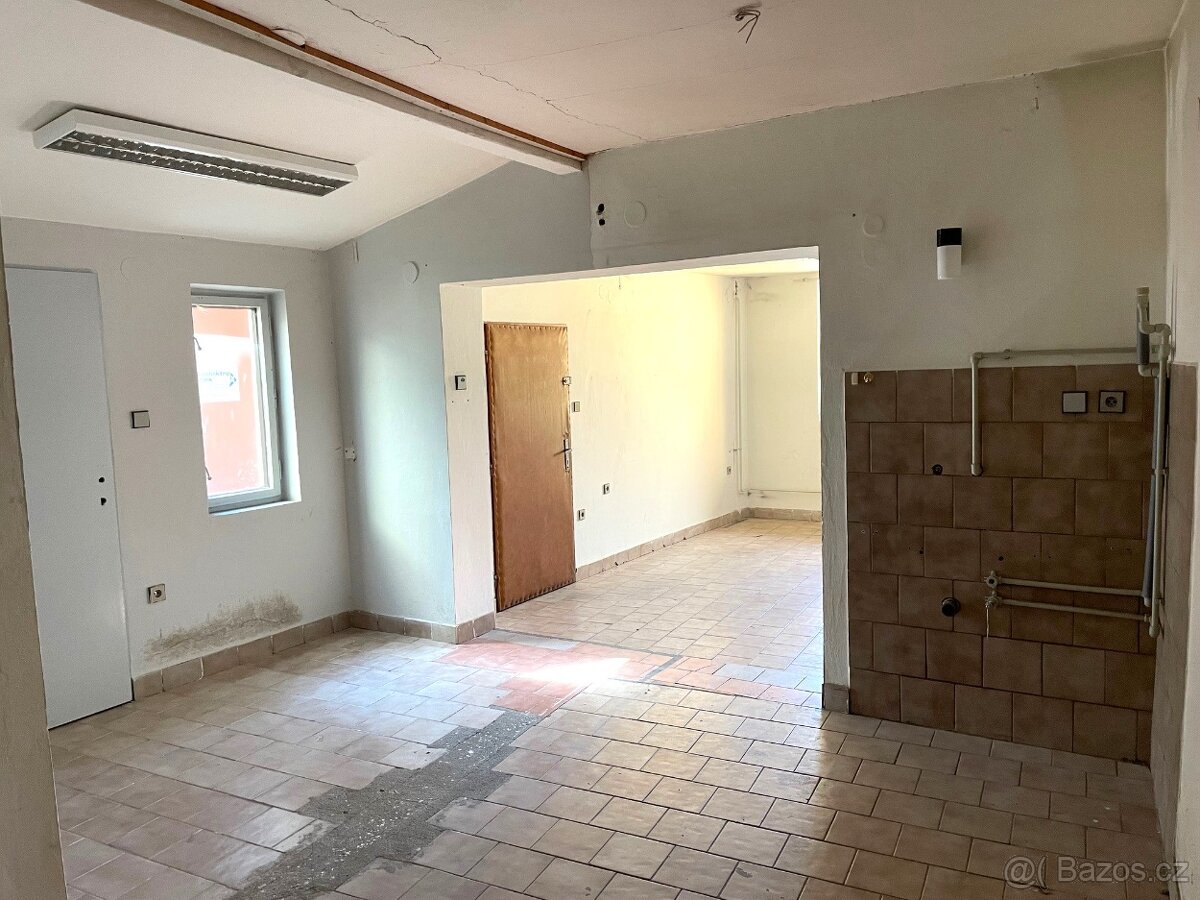 PRONÁJEM OBCHODNÍHO PROSTORU UHERSKÝ BROD - 5