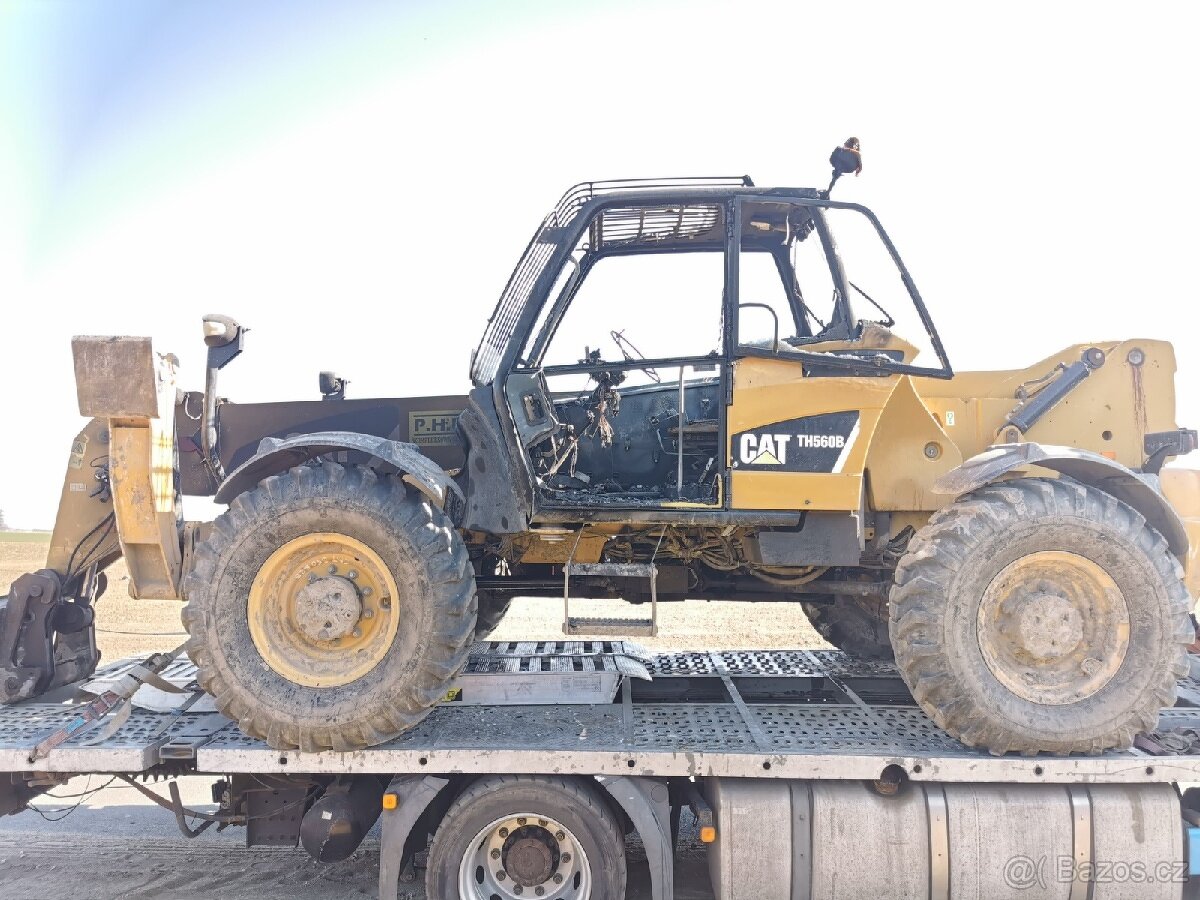 Díly na CAT TH 560 r.2007 - 5