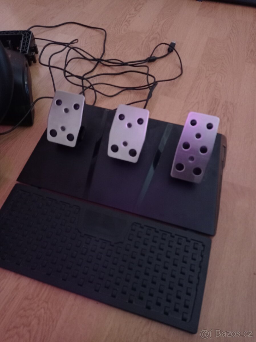 Volant na PC / PS4 / XBOX One;/ vše na USB - 5